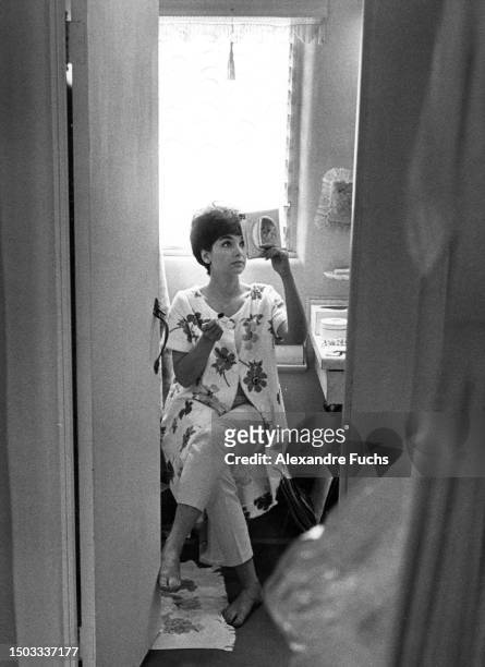 Actress Suzanne Pleshette getting ready to shoot a scene of the film '40 Pounds of Trouble', at California in 1962.