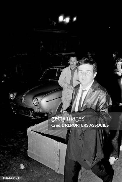 Richard Anthony arrive place de la Nation pour participer au concert Salut les copains le 22 juin 1963 à Paris, France.