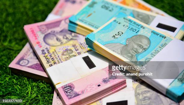 indian rupee (inr) - indian currency stock-fotos und bilder