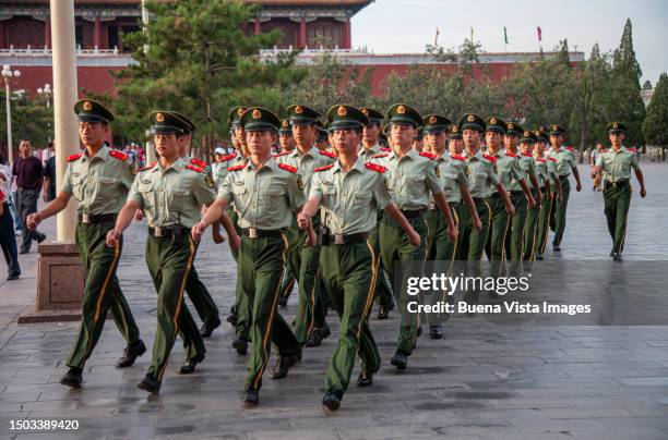 chinese army marching in tiananmen square - chinese military stock pictures, royalty-free photos & images