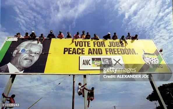 TOPSHOT-SAFRICA-APARTHEID-10YEARS TOPSHOT-SAFRICA-APARTHEID-10YEARS