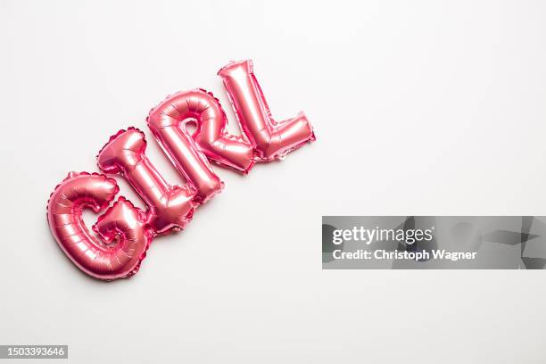 luftballon, girl, baby, geburtstag - baby girl balloons stock pictures, royalty-free photos & images