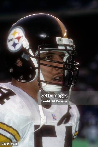 Linebcaker Chad Brown of the Pittsburgh Steelers follows the action in the game between the Pittsburgh Steelers vs the New York Giants at Giants...