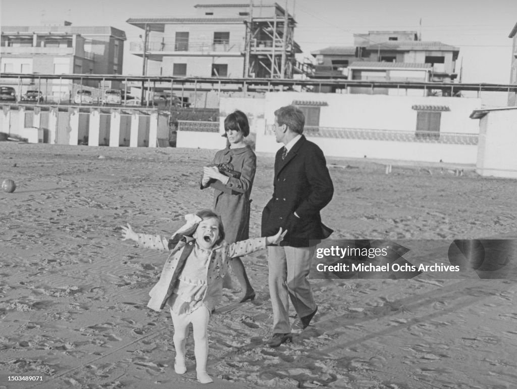 Actors Klaus Kinski and Ruth Brigitte Tocki with their daughter... News