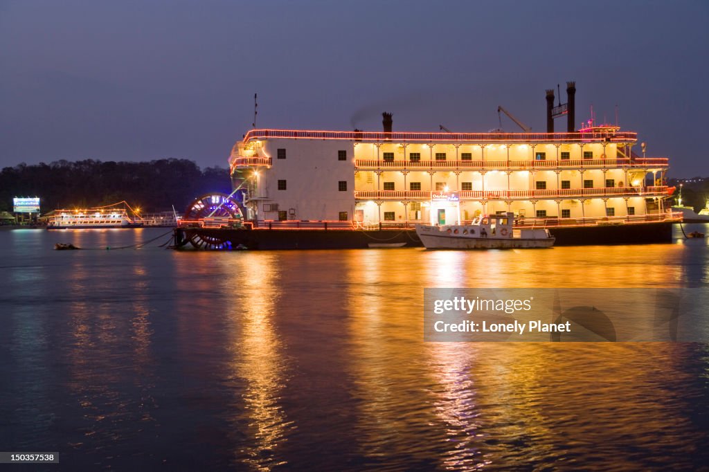 Floating casino on Mondovi River.