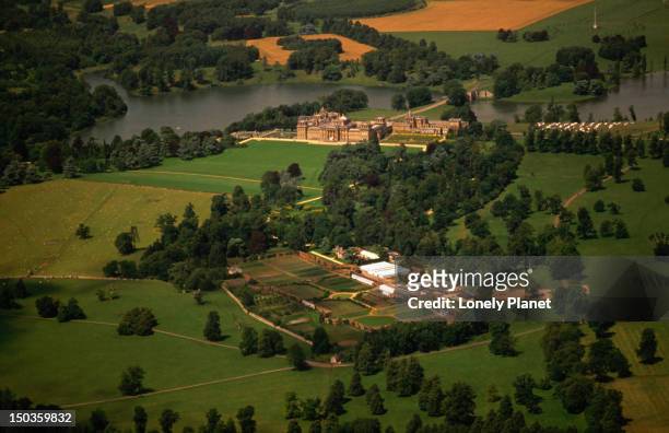 blenheim palace, one of europe's largest palaces, was built by sir john vanbrugh and nicholas hawksmoor between 1704 and 1722, it is now a unesco world heritage list site, oxfordshire - woodstock and aerial stock pictures, royalty-free photos & images