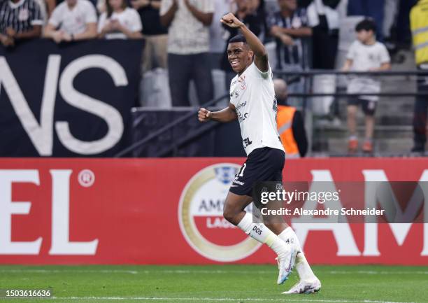 Felipe Augusto of Corinthians celebrates after scoring the second goal of his team during a match between Corinthians and Liverpool as part of Copa...