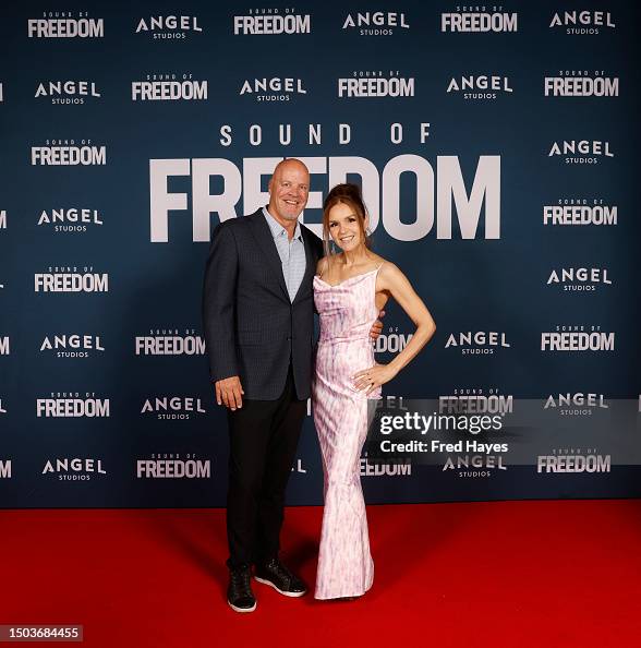 Neal Rae Harris Neal Harris and Daniele Versiani attend the premiere of