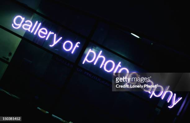 temple bar gallery of photography sign. - lpiowned stock pictures, royalty-free photos & images