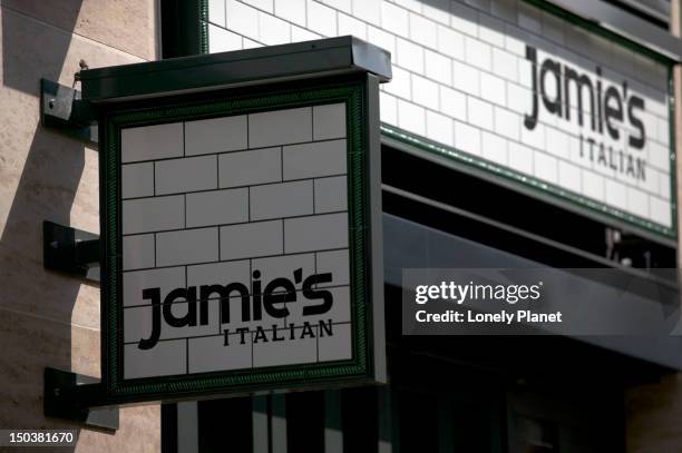 jamie's italian restaurant, soho. - lpiowned stock pictures, royalty-free photos & images