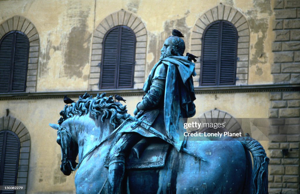 Statue of a figure on a horse - Firenze, Toscana