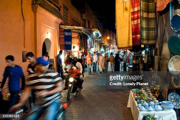 markets of the medina at night. - lonely planet collection foto e immagini stock
