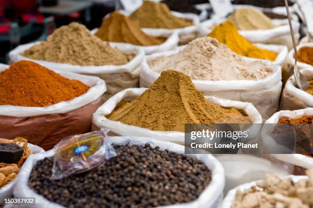 spices at anjuna market. - lonely planet collection foto e immagini stock