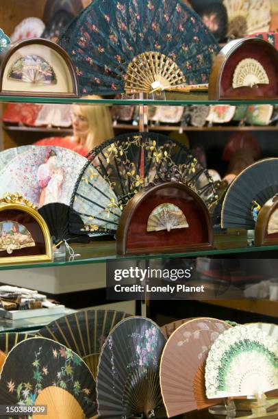 abanicos carbonell, calle castellon 21. - lonely planet collection stock pictures, royalty-free photos & images