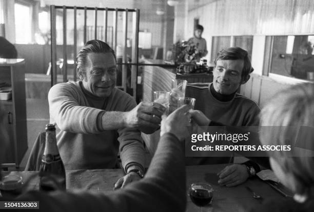 Jean-Claude Killy dans le village olympique de Chamrousse lors des Jeux Olympiques d'Hiver de Grenoble, en février 1968.
