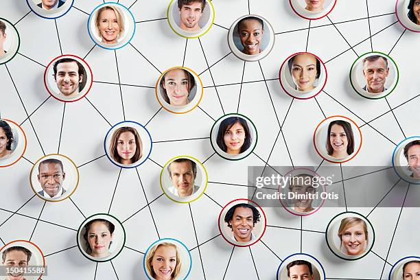 faces on discs randomly connected by arrows - social media concept stock-fotos und bilder