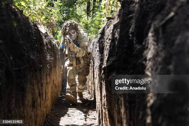Soldier Rushing 13,298 Soldier Trench Stock Photos, High-Res Pictures, and Images ...
