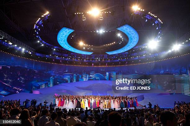 Pageant Winner Wave 70 Miss World 2012 Yu Wenxia Stock Photos, High-Res Pictures, and ...