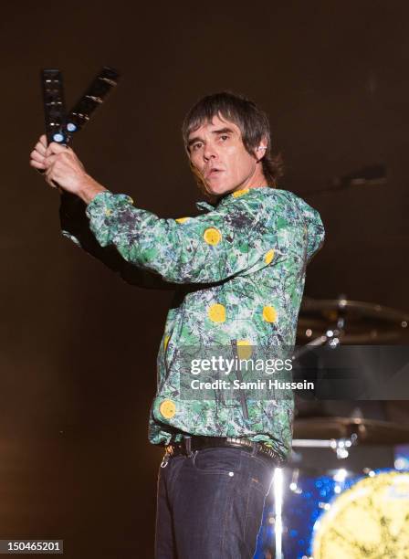 Stone Roses Singer 822 Roses Ian Brown Stock Photos, High-Res Pictures, and Images - Getty ...