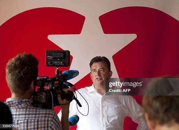 Dutch Socialist Party leader Emile Roemer speaks to the foreign press on August 19, 2012 in Arnhem, the Netherlands before the official start of his...