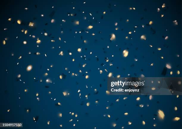 ilustraciones, imágenes clip art, dibujos animados e iconos de stock de ilustración vectorial de confeti elegante en oro - espumillón