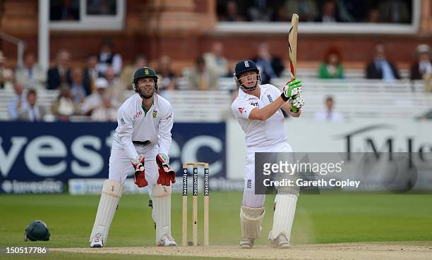 Jonathan Bairstow of England bats during day five of 3rd Investec Test match between England and South Africa at Lord's Cricket Ground on August 20,...