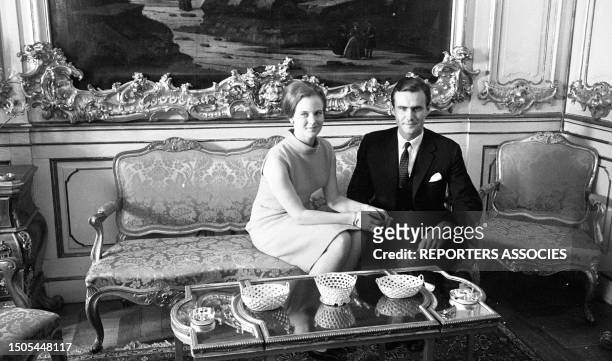 Margrethe du Danemark et Henri de Laborde de Monpezat à Copenhague lors de l'annonce de leurs fiançailles, en 1966.