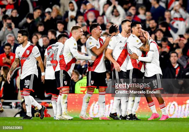Nicolas De La Cruz of River Plate celebrates with teammates after scoring the team's first goal during a match between River Plate and Colon as part...