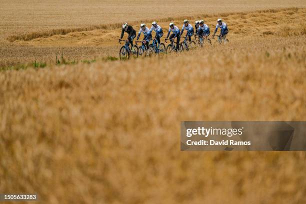 Enric Mas of Spain, Alex Aranburu of Spain, Ruben Guerreiro of Portugal, Gorka Izagirre of Spain, Matteo Jorgenson of The United States, Gregor...