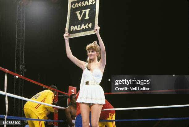 Welterweight Title: View of card girl before round 6 of Sugar Ray Leonard vs Thomas Hearns fight at Sports Pavilion of Caesars Palace. Las Vegas, NV...