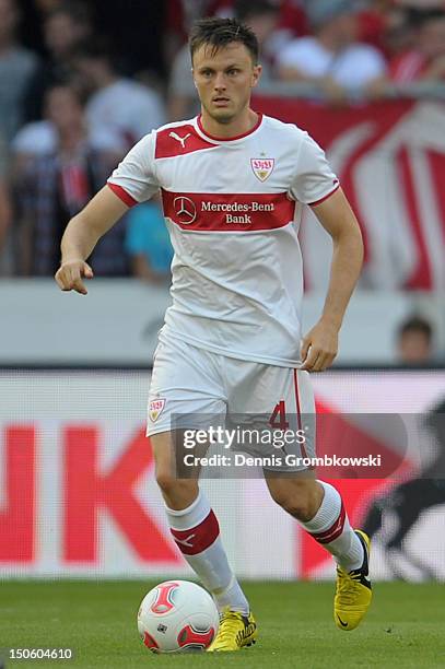 William Kvist of Stuttgart controls the ball during the UEFA Europa League Qualifying Play-Off match between VfB Stuttgart and FC Dynamo Moscow at...