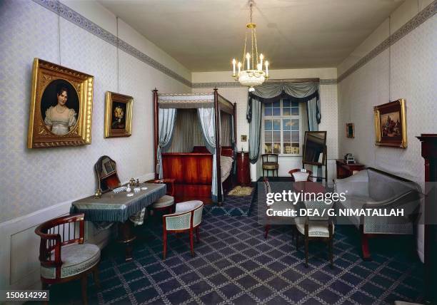 Biedermeier Sofa Photos and Premium High Res Pictures - Getty Images