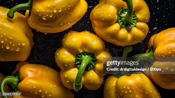 full frame shot of yellow bell peppers,province of ferrara,italy - gelbe paprika stock-fotos und bilder
