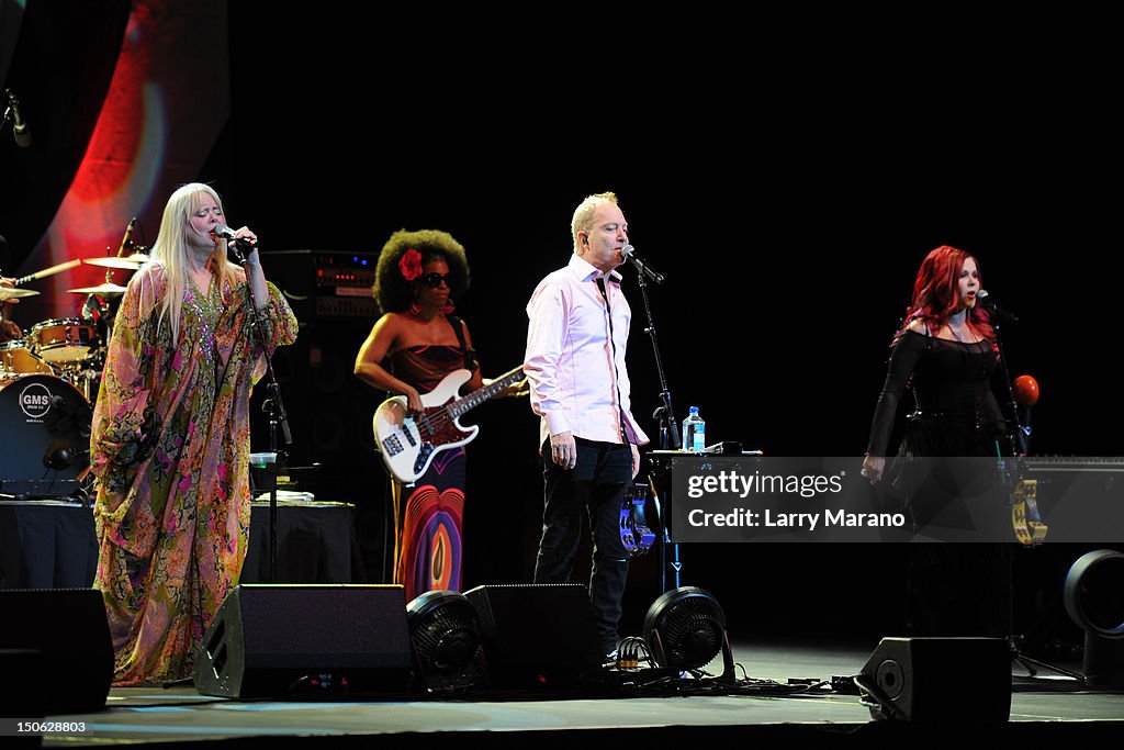 B-52's In Concert At Hard Rock Live