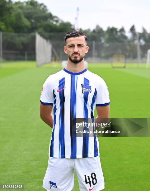 85 Mesut Kesik Stock Photos, HighRes Pictures, and Images Getty Images