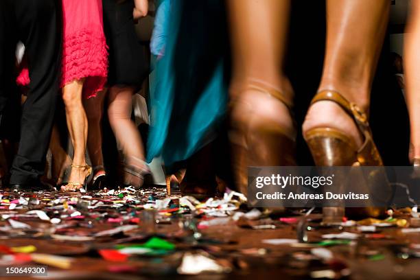 dancing people - wedding feet stock-fotos und bilder