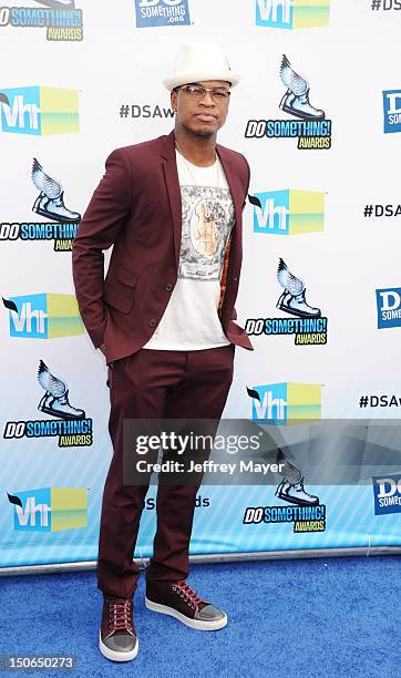 Ne-Yo arrives at the 2012 Do Something Awards at Barker Hangar on August 19, 2012 in Santa Monica, California.