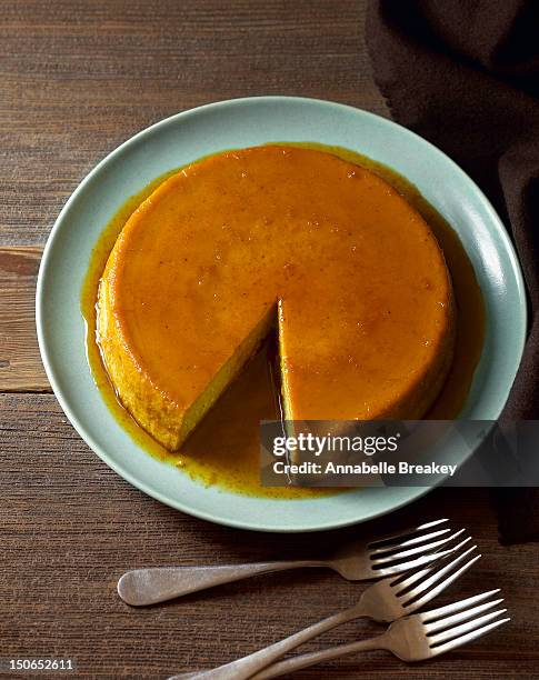 carmelized orange pumpkin flan - pudim-de-leite imagens e fotografias de stock