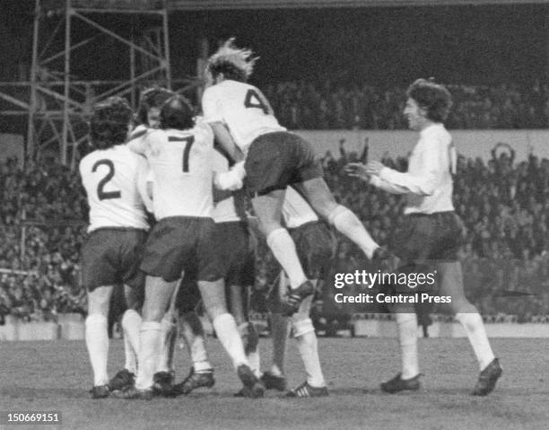 241 Tottenham Hotspur 1972 Photos & High Res Pictures - Getty Images
