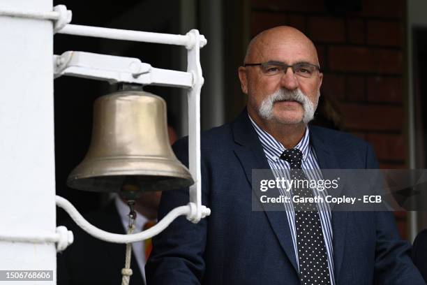 Former Australia cricketer Merv Hughes rings the 5 minute bell ahead of Day Three of the LV= Insurance Ashes 2nd Test match between England and...