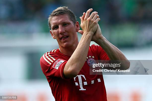 Bastian Schweinsteiger of Bayern cleebrates the 3-0 victory after the Bundesliga match between Greuther Fuerth and FC Bayern Muenchen at Trolli Arena...