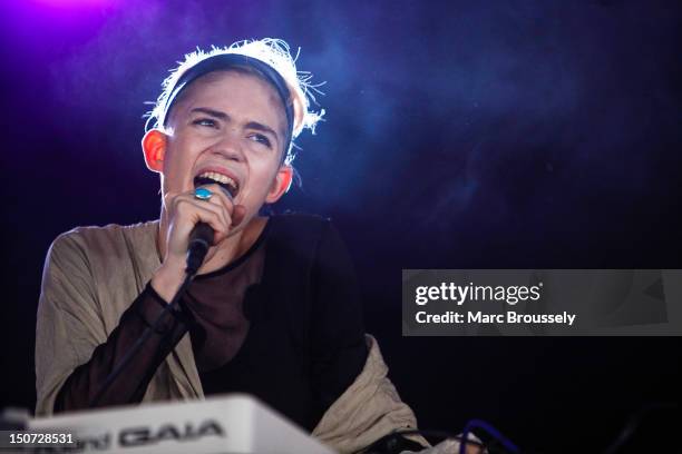 Grimes performs on the Dance Stage during Day 2 of Reading Festival at Richfield Avenue on August 25, 2012 in Reading, United Kingdom.