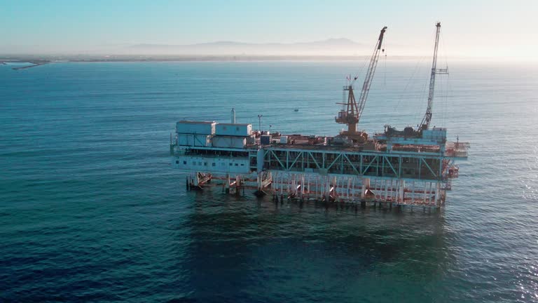 Distance Oil Rig 60 Drilling Rig Floor Stock Videos, Footage, & 4K Video Clips - Getty ...