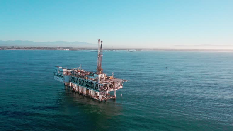 Distance Oil Rig 60 Drilling Rig Floor Stock Videos, Footage, & 4K Video Clips - Getty ...