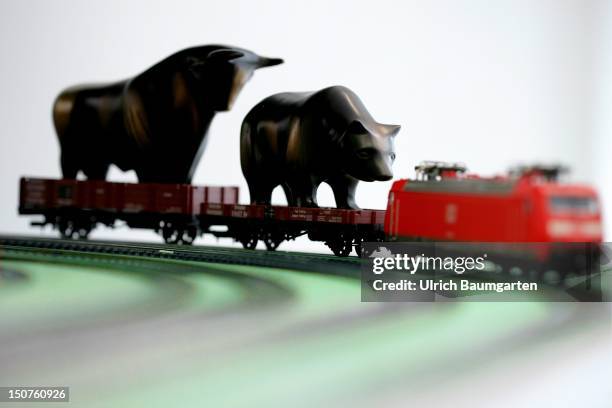 Figure of bull and bear on a goods train, Symbol for the IPO of the Deutsche Bahn AG.