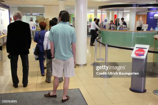 Branch Queue 131 Bank Counter Queue Stock Photos, High-Res Pictures, and Images ...