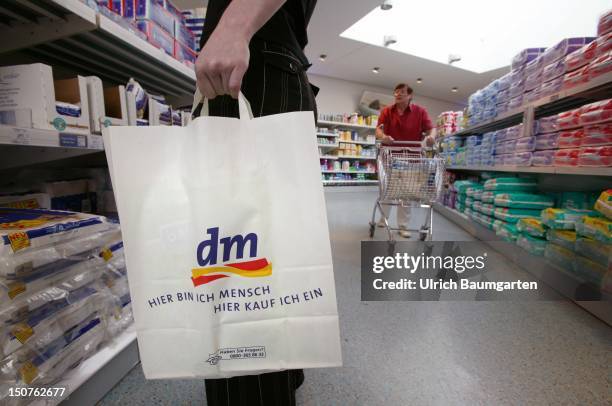 Dm Shoop Dm Drogerie Photos and Premium High Res Pictures - Getty Images