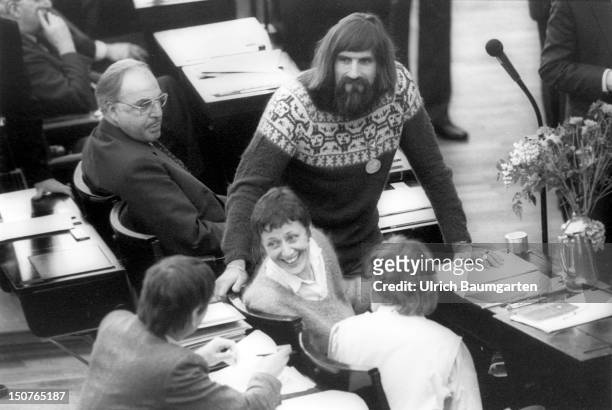 The Greens, moving in the Federal German Parliament, Helmut KOHL, Walter SCHWENNINGER, Otto SCHILY, Marieluise BECK-OBERDORF und Petra KELLY, in the...