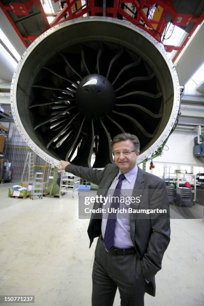 Aero-engines at MTU Aero Engines, Our picture shows CEO Egon W, Behle at PW 1000G engine .