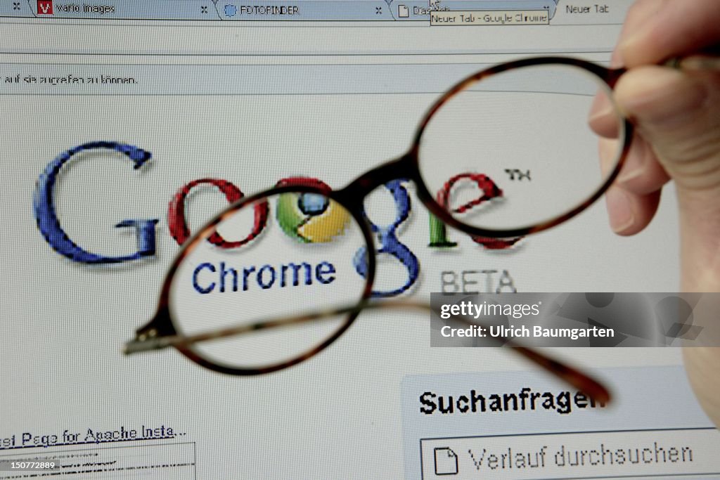 GERMANY, BONN, Chrome - the new google browser .